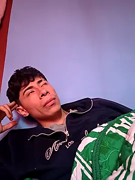 Snapshot of Rolito69 chatting on November 3, 2025, 5:25 pm Rolito69 online show from November 3, 2025, 5:25 pm