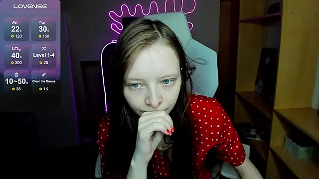 AliceHaris online show from November 10, 2025, 3:27 am