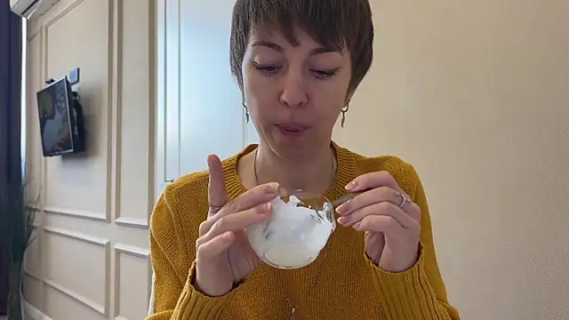 daniellia  online show from January 19, 2026, 8:40 am