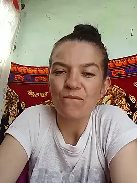 alinaalinutzq online show from May 20, 2026, 11:16 am