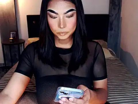 xTrixieMae online show from April 10, 2026, 3:45 am