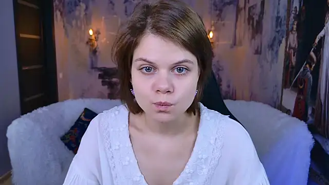 EllieMurler online show from November 26, 2025, 9:10 am