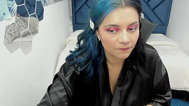 Snapshot of Kiara_Cruz__ chatting on September 14, 2025, 1:05 am Kiara Cruz online show from September 14, 2025, 1:05 am