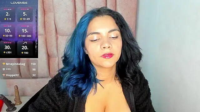 Snapshot of Kiara_Cruz__ chatting on October 10, 2025, 8:46 am Kiara Cruz online show from October 10, 2025, 8:46 am
