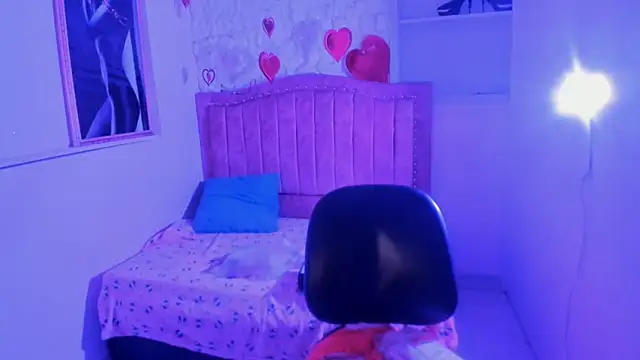 candela ruiz online show from September 12, 2025, 4:51 pm