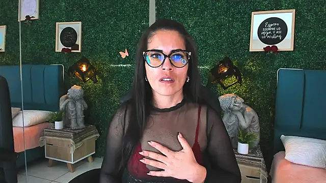 Snapshot of Linagh_ chatting on October 29, 2025, 11:45 am Linagh online show from October 29, 2025, 11:45 am