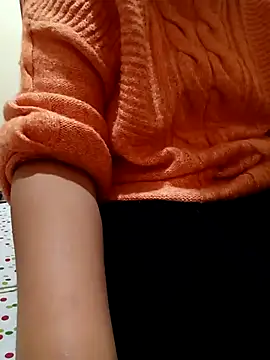 Mroma89six online show from December 5, 2025, 11:52 am