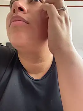 Zoey thompson online show from April 11, 2026, 7:40 pm