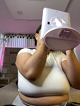 Zoey thompson online show from April 13, 2026, 8:36 pm