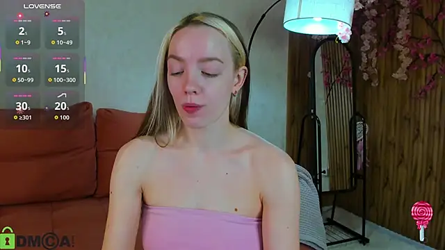 Snapshot of R0cket_bunny chatting on June 10, 2026, 12:55 am R0cket bunny online show from June 10, 2026, 12:55 am