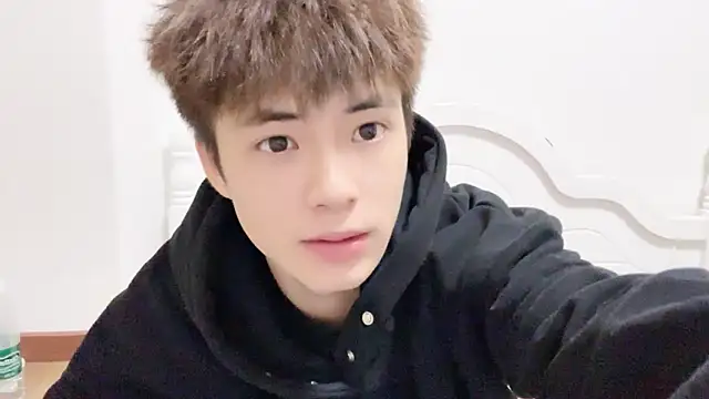 Snapshot of linger2563 chatting on September 21, 2025, 11:45 am linger2563 online show from September 21, 2025, 11:45 am