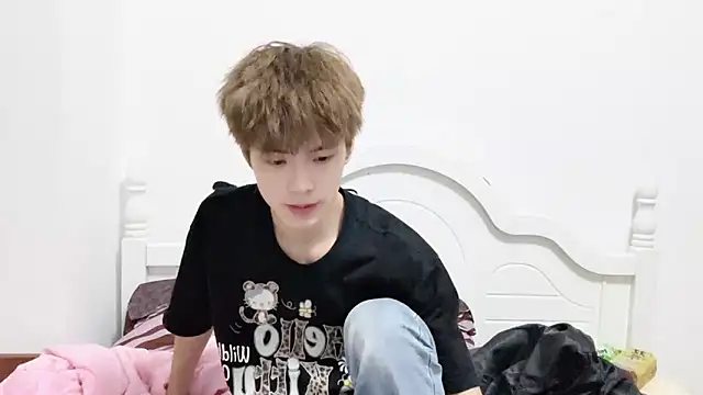 Snapshot of linger2563 chatting on October 11, 2025, 2:37 pm linger2563 online show from October 11, 2025, 2:37 pm