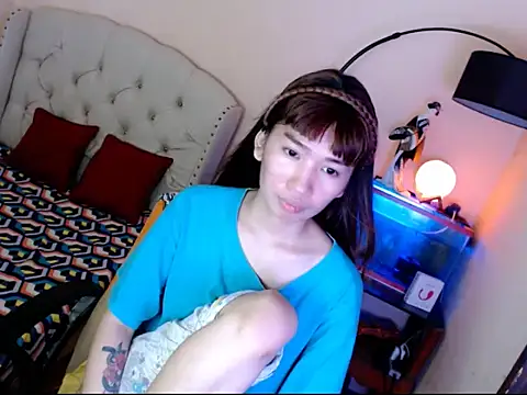 ShantalFoxxy  online show from October 16, 2025, 4:41 pm