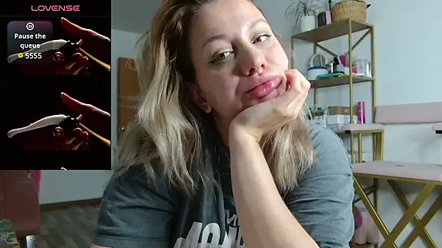 Snapshot of Avrora__Love chatting on October 22, 2025, 11:04 pm Avrora  Love online show from October 22, 2025, 11:04 pm