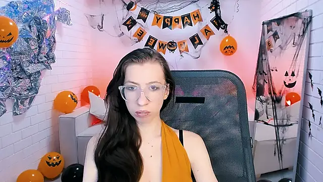 Snapshot of CareyJonas chatting on October 31, 2025, 3:35 pm CareyJonas online show from October 31, 2025, 3:35 pm