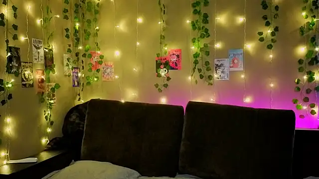 Lori Williams online show from February 19, 2026, 2:18 am