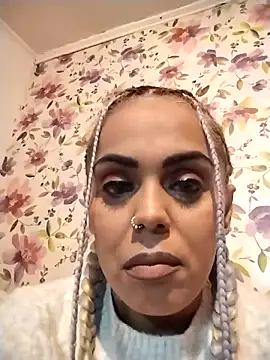 izauri2025 online show from May 4, 2026, 2:57 pm