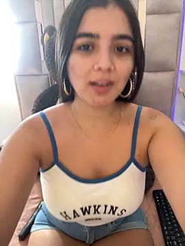 salomecute21 online show from October 9, 2025, 1:09 pm