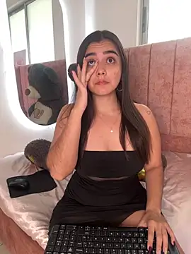 salomecute21 online show from October 24, 2025, 11:50 am