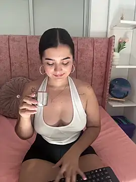 salomecute21 online show from March 30, 2026, 11:11 am