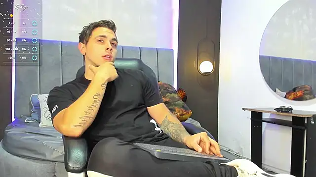 Snapshot of Liam_walk_ chatting on September 8, 2025, 9:03 pm Liam walk online show from September 8, 2025, 9:03 pm