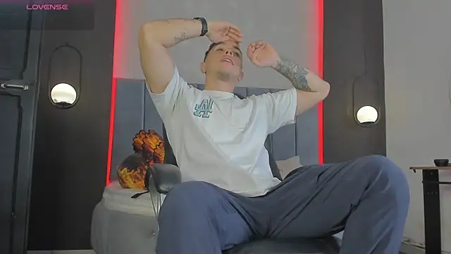 Liam walk  online show from March 26, 2026, 12:33 pm