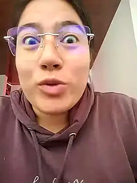 Snapshot of sharitgold chatting on December 4, 2025, 3:10 pm sharitgold online show from December 4, 2025, 3:10 pm