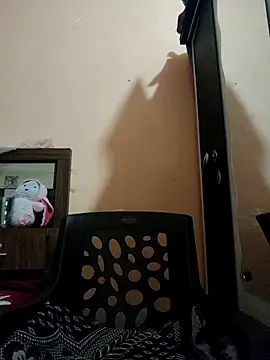 Snapshot of Maahhii_2 chatting on April 6, 2026, 7:48 pm Maahhii 2 online show from April 6, 2026, 7:48 pm