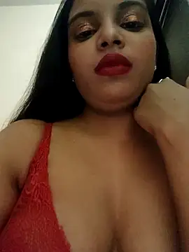 Snapshot of Maahhii_2 chatting on April 7, 2026, 11:59 pm Maahhii 2 online show from April 7, 2026, 11:59 pm