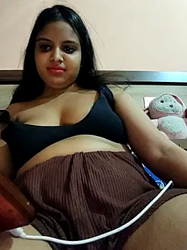 Snapshot of Maahhii_2 chatting on April 17, 2026, 9:51 pm Maahhii 2 online show from April 17, 2026, 9:51 pm