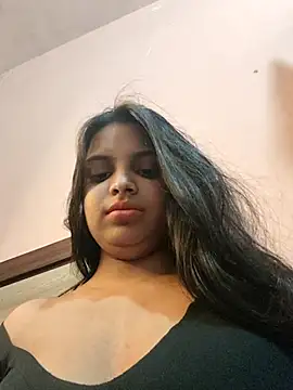 Snapshot of Maahhii_2 chatting on April 28, 2026, 8:03 pm Maahhii 2 online show from April 28, 2026, 8:03 pm