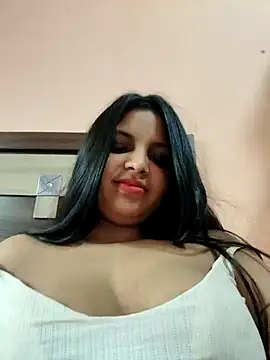 Snapshot of Maahhii_2 chatting on May 1, 2026, 9:14 am Maahhii 2 online show from May 1, 2026, 9:14 am