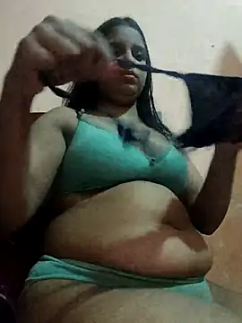 Snapshot of Maahhii_2 chatting on May 21, 2026, 8:05 pm Maahhii 2 online show from May 21, 2026, 8:05 pm