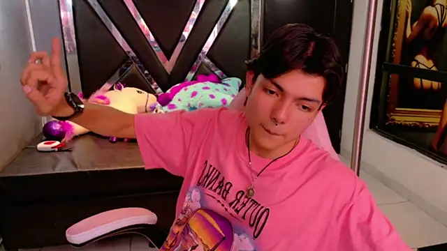 Snapshot of alandelrey57 chatting on September 13, 2025, 3:39 am alandelrey57 online show from September 13, 2025, 3:39 am