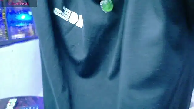 alandelrey57 online show from December 5, 2025, 4:32 am