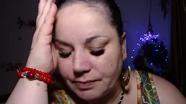 andreea2011 online show from October 14, 2025, 6:42 pm