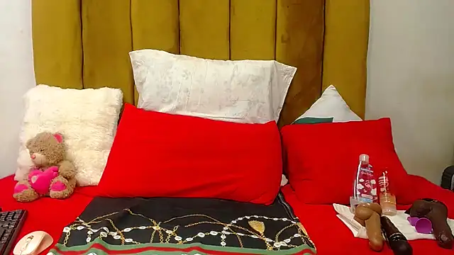 RoundaAssx22 online show from February 20, 2026, 8:53 pm