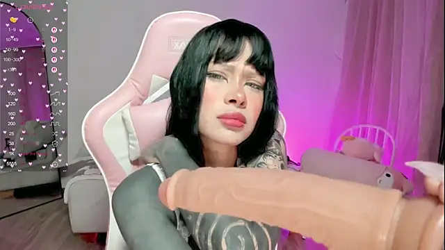 Snapshot of AlinaLukyanova chatting on November 2, 2025, 4:15 am AlinaLukyanova online show from November 2, 2025, 4:15 am