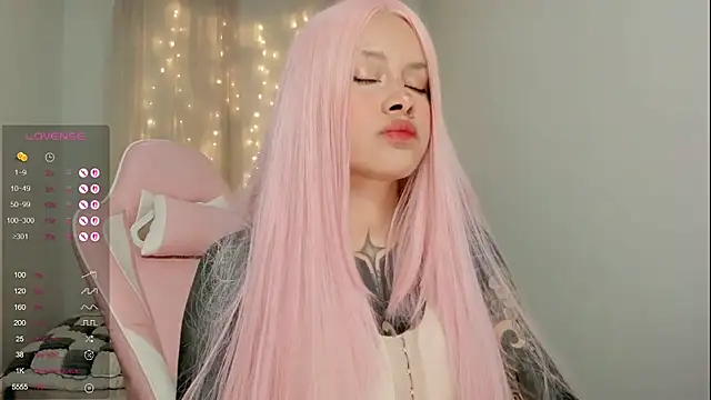 Snapshot of AlinaLukyanova chatting on February 21, 2026, 4:13 am AlinaLukyanova online show from February 21, 2026, 4:13 am