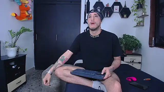 Borsalino Adam online show from October 19, 2025, 6:08 pm