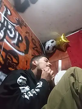 alexandercruz online show from April 9, 2026, 6:13 am