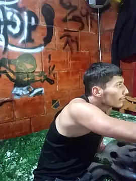 alexandercruz online show from April 21, 2026, 1:29 am