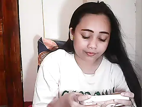 Snapshot of Pinay_Chubby20 chatting on May 8, 2026, 12:43 pm Pinay Chubby20 online show from May 8, 2026, 12:43 pm