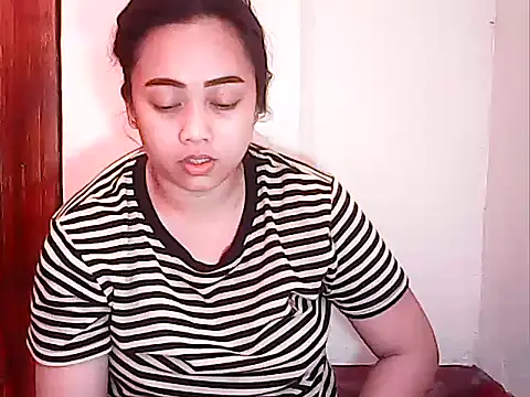 Snapshot of Pinay_Chubby20 chatting on May 11, 2026, 10:51 pm Pinay Chubby20 online show from May 11, 2026, 10:51 pm