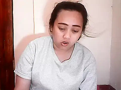 Snapshot of Pinay_Chubby20 chatting on May 15, 2026, 10:17 pm Pinay Chubby20 online show from May 15, 2026, 10:17 pm