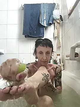 Snapshot of DEALYLITH chatting on October 18, 2025, 10:38 am DEALYLITH online show from October 18, 2025, 10:38 am