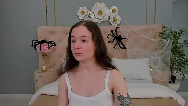 NancyJonson online show from October 26, 2025, 3:23 am