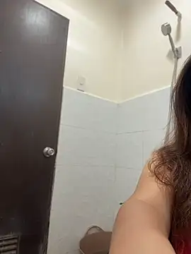 ashleygrahamts online show from November 2, 2025, 12:57 am