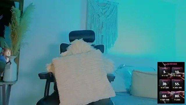 Snapshot of Alice-Benette chatting on May 6, 2026, 1:14 am Alice-Benette online show from May 6, 2026, 1:14 am