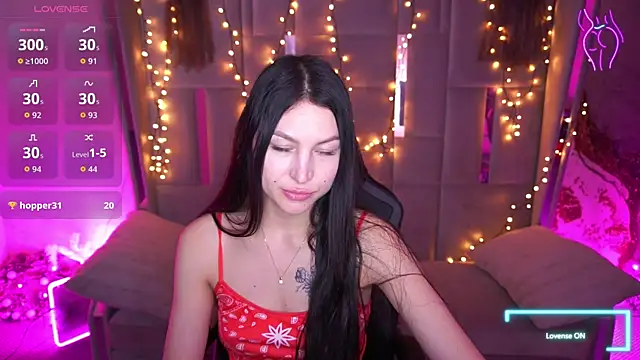 EliseVelour online show from March 5, 2026, 1:51 pm